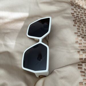 CHRISTIAN DIOR SUNGLASSES
